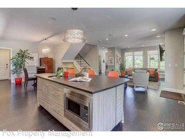 Building Photo - 4 br, 4.5 bath House - 3963 Springleaf Lane
