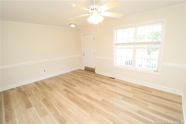Building Photo - 125 Gremar Dr.