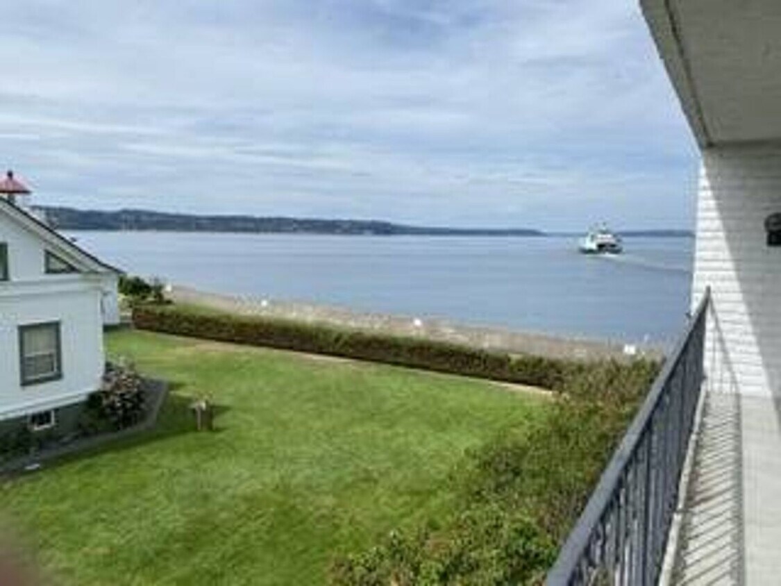 Primary Photo - RARE on the Waterfront, beach, Sound view ...