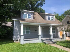 Building Photo - 107 S Ransom St