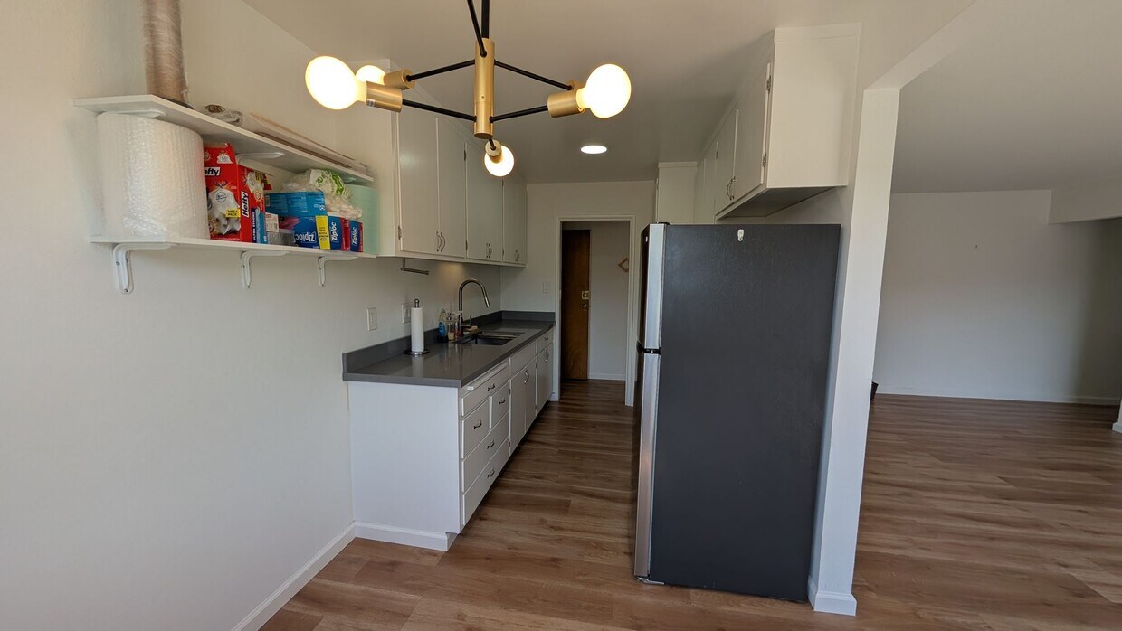 Foto principal - Modern Top Floor Condo, Newly Remodeled -U...