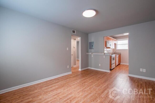 Foto del edificio - 271 Glen Iris Dr NE