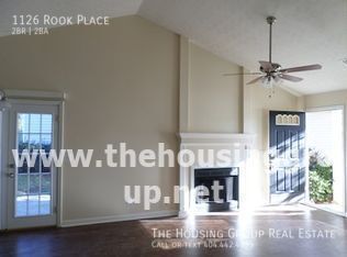 Foto del edificio - Woodstock Home - Just Listed
