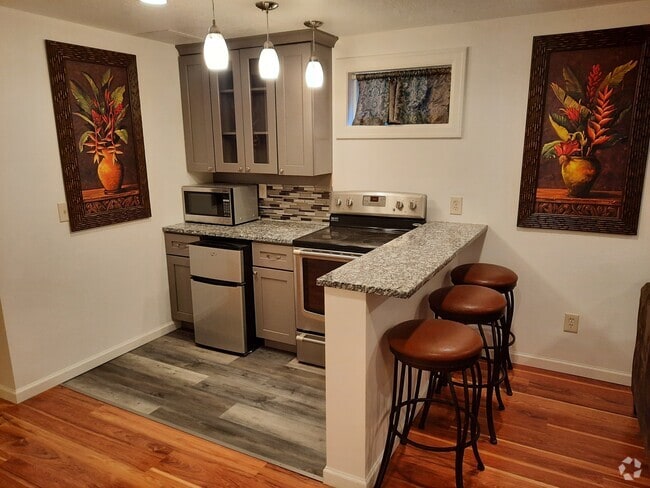 Building Photo - 1360 E 450 S