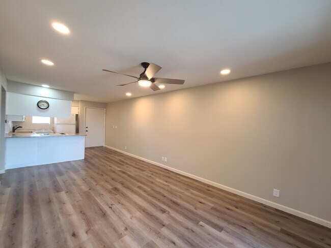 Building Photo - 256 Lake Havasu Ave S