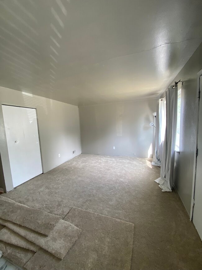 Building Photo - 11051 Studebaker Ave
