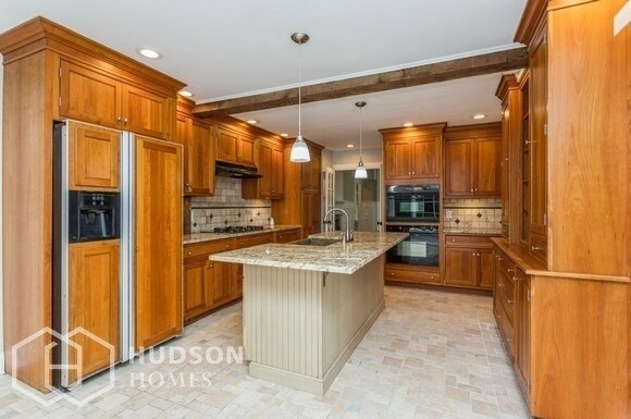 Foto del edificio - 118 Weston Rd