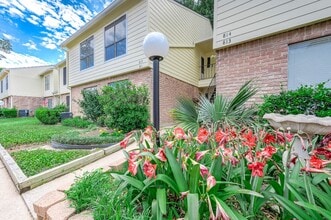 Building Photo - 14515 Wunderlich Dr