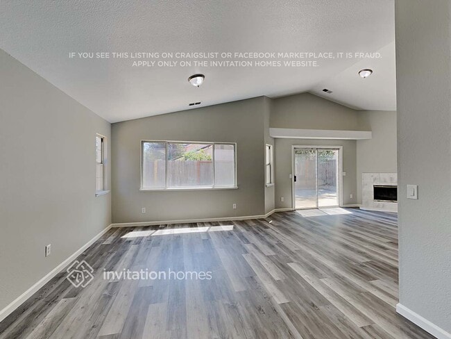 Foto del edificio - 8346 Oakenshield Cir