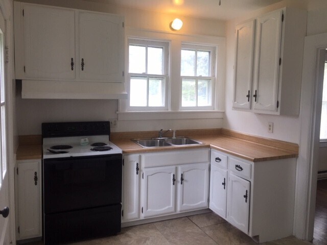 Building Photo - Adorable 2 bedroom cottage in Colonial Wil...