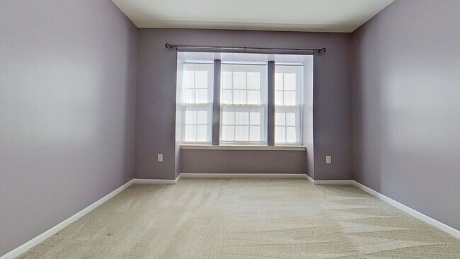 Building Photo - 2nd floor Condo