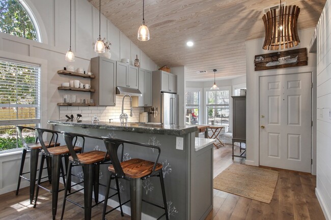 Foto del edificio - 70 River Oaks Cir