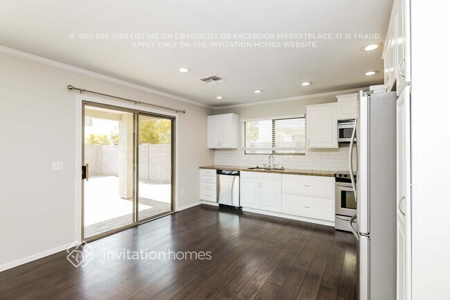 Building Photo - 3642 E Constitution Dr