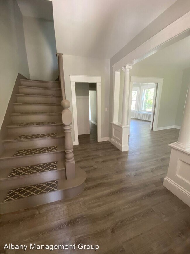 Foto del edificio - 5 br, 2 bath House - 262 Partridge St