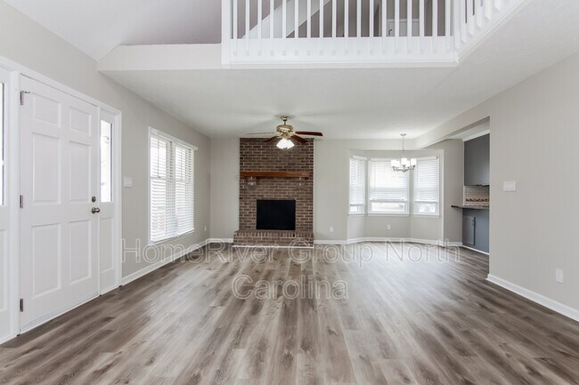 Building Photo - 4332 Hickory Hollow Rd