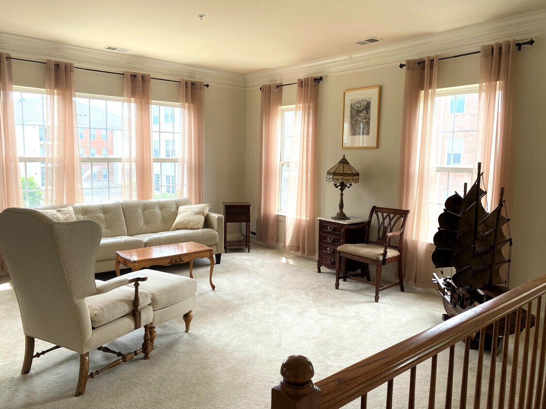 Primary Photo - 151 Chevy Chase St