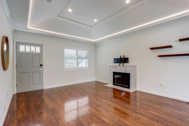 Building Photo - 2341 Sunny Vista Dr
