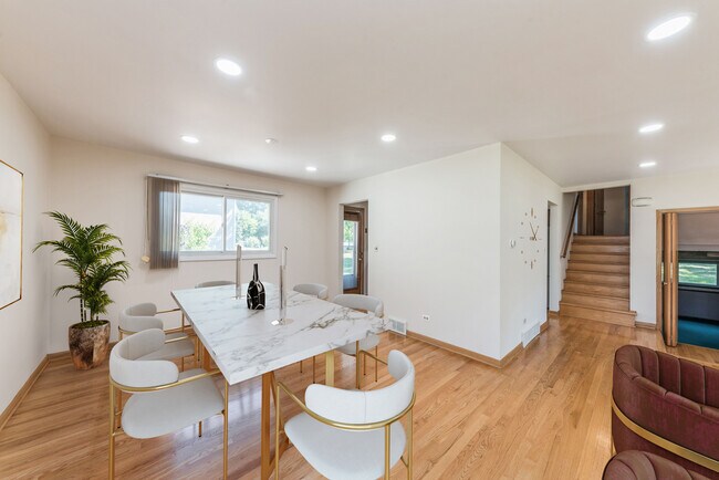 Foto del edificio - 921 S Brockway St