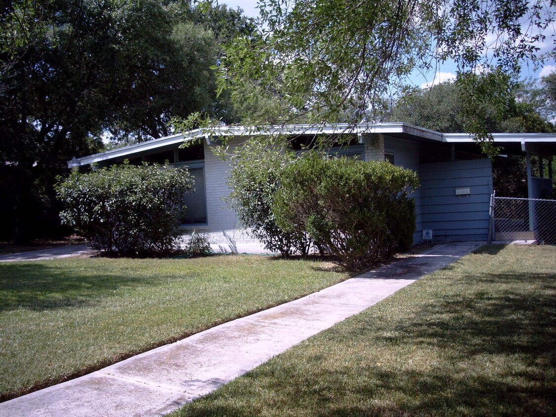 Foto principal - 327 Sharon Dr