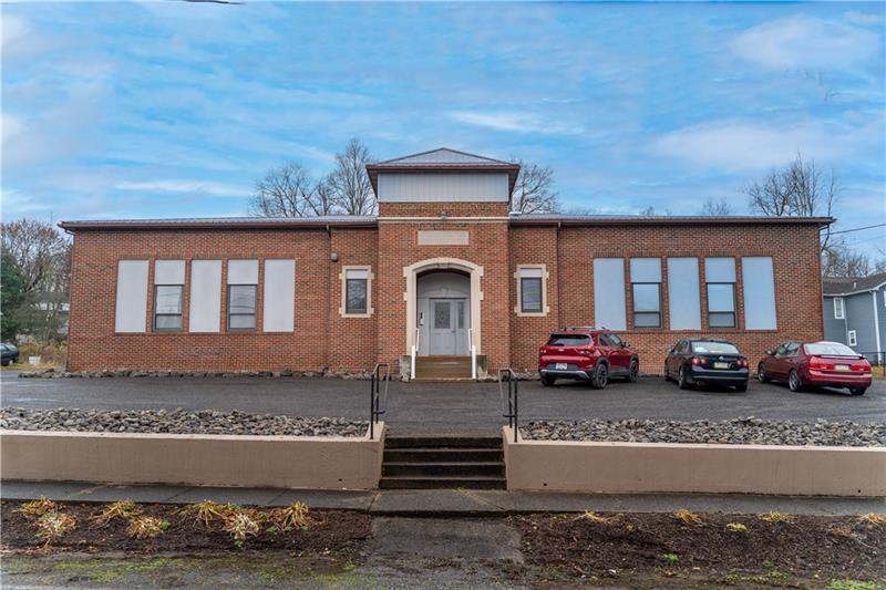 425 Mercer St, Volant, PA 16156 Room for Rent in Volant, PA