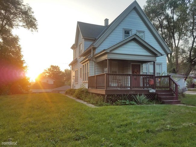 Building Photo - 2325 N 65th St