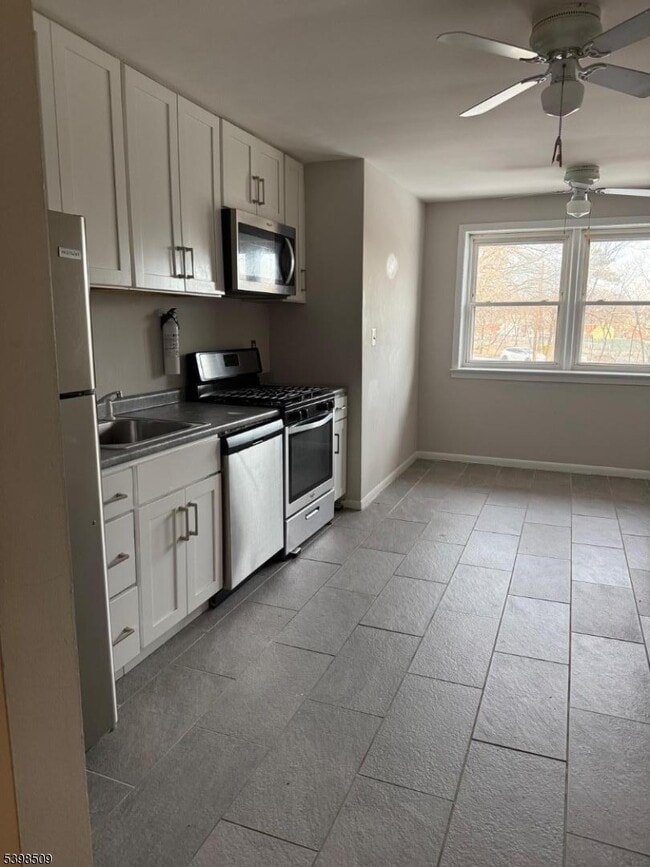 Building Photo - 357 Franklin St