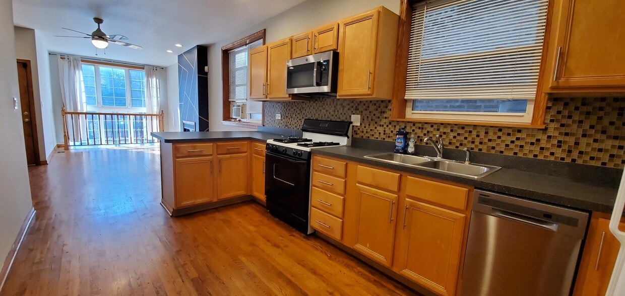 Foto del edificio - 2554 W Walton St