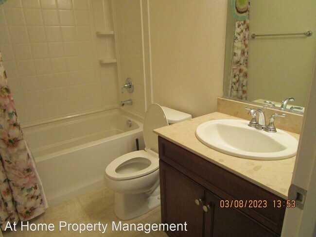 Foto del edificio - 5 br, 3 bath House - Northeast Bakersfield...