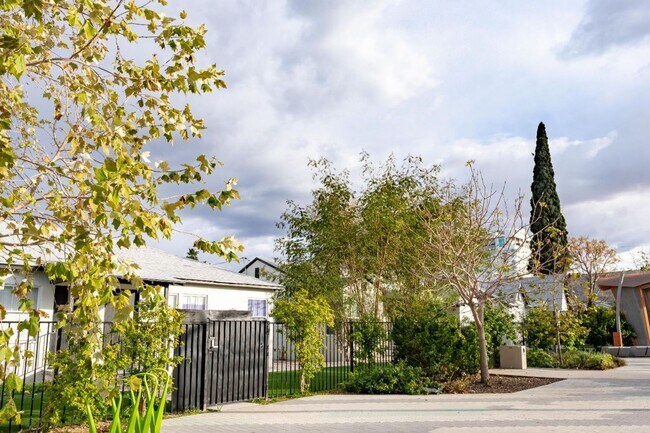 Foto del edificio - Spacious 2-bedroom 1-bathroom