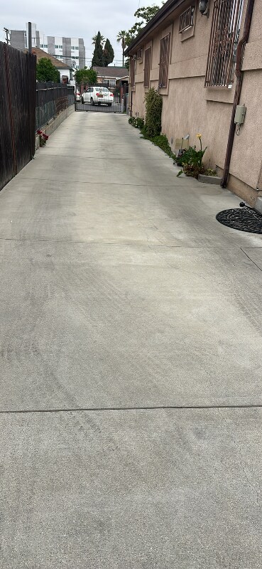 Foto del edificio - 732 W 77th St