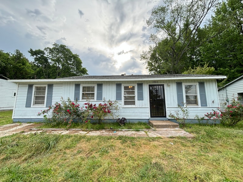 Foto principal - 3932 Dearborn St