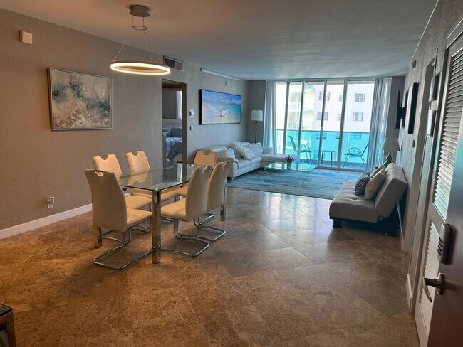 Foto del edificio - 4001 S Ocean Drive Unit 11M