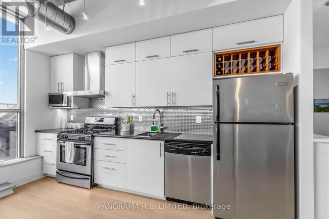 Photo du bâtiment - 60 Bathurst St