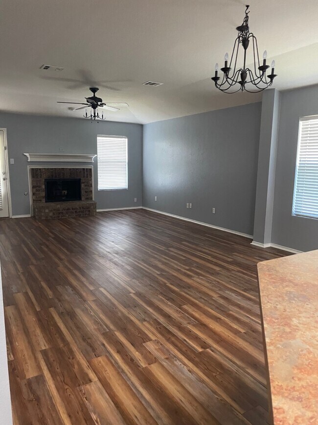 Sala de estar - 9804 Willowick Ave