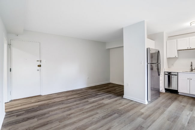 Building Photo - 4465 MacArthur Blvd NW