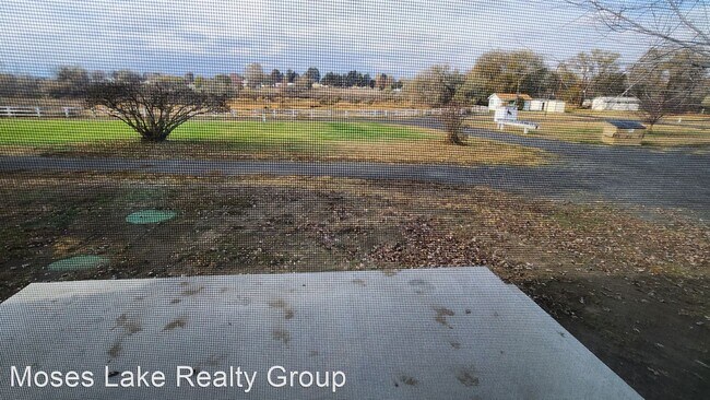 Building Photo - 2 br, 1 bath House - 10748 Road 4 NE #7