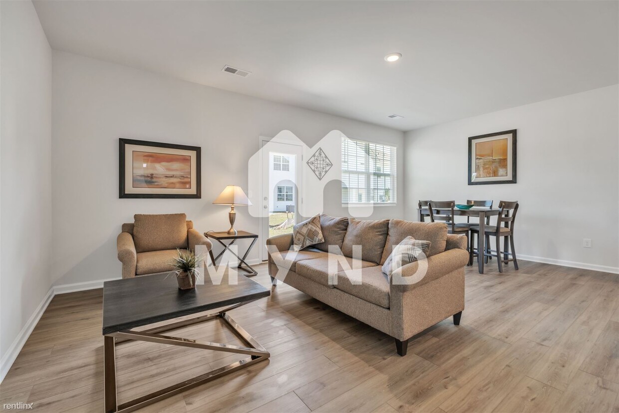 Primary Photo - 3 br, 2.5 bath Townhome - 118 Eagle Chase Dr