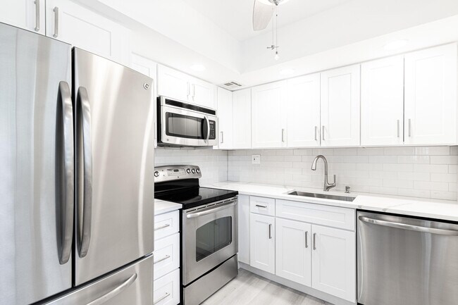 Foto del edificio - 15054 Ashland Way