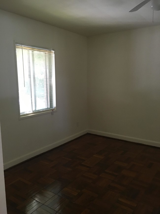 Bedroom - Forest Glen Apartments