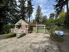 Building Photo - 1600 Blodgett Rd
