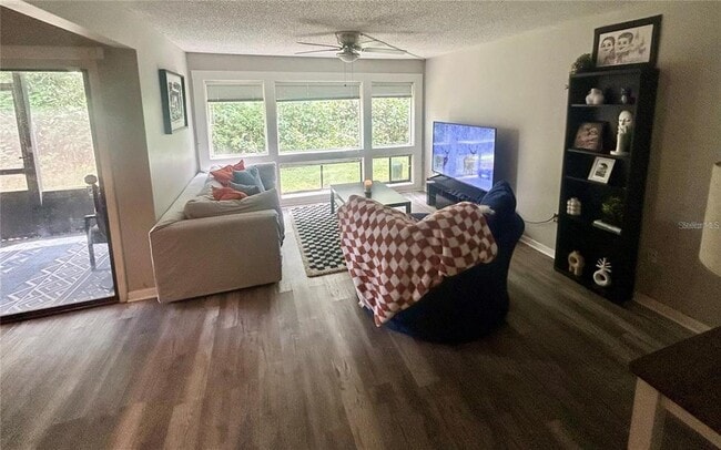 Foto del edificio - 5137 Eaglesmere Dr