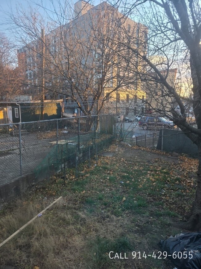 Foto del edificio - 116 Oliver Ave