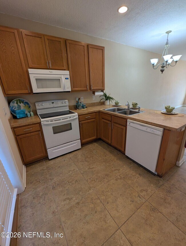 Foto del edificio - 646 Cabernet Pl