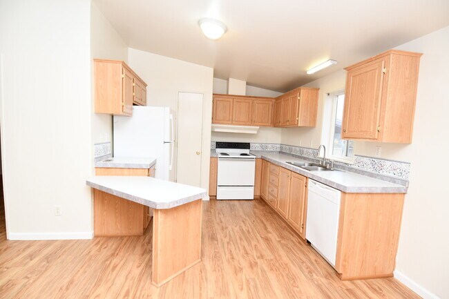 Building Photo - 261 Bobwhite St