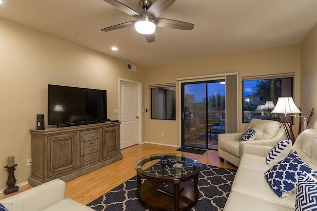 Foto del edificio - 7609 E Indian Bend Rd