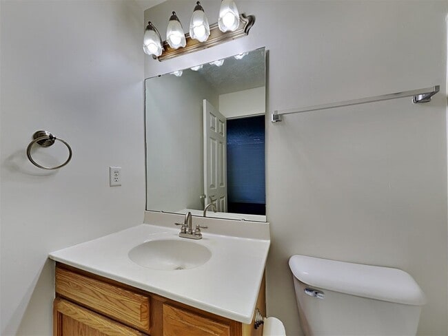 Building Photo - 4637 Bluejay Ct