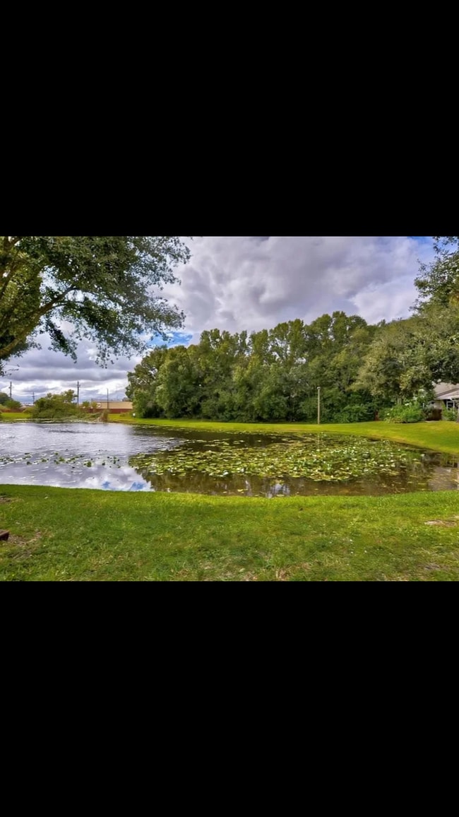 Foto del edificio - 7618 Colonial Ct