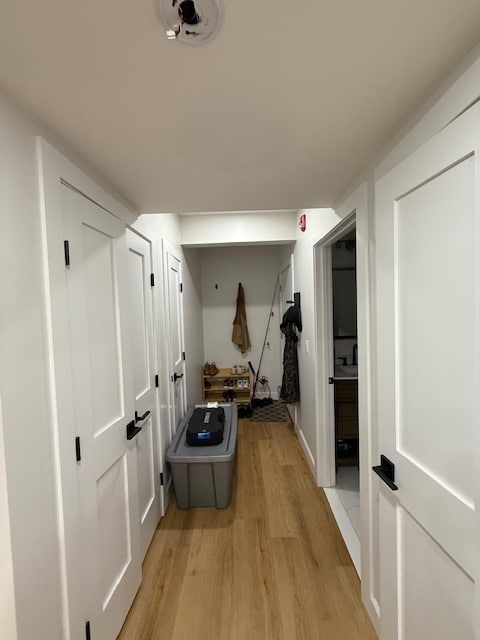 Building Photo - 42 Outwater Ln