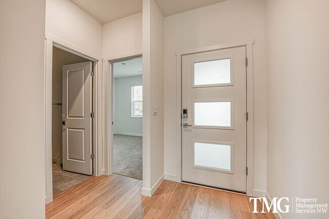 Building Photo - Spacious Single-Level Battle Ground Home