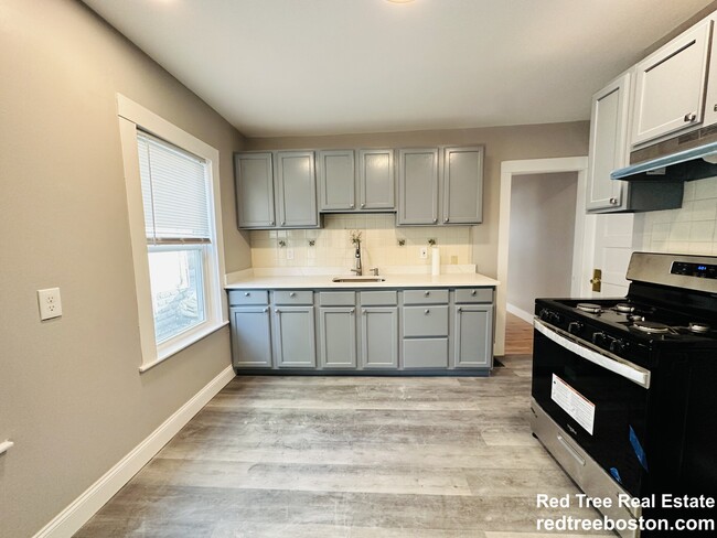 Building Photo - 6 Mortimer Pl